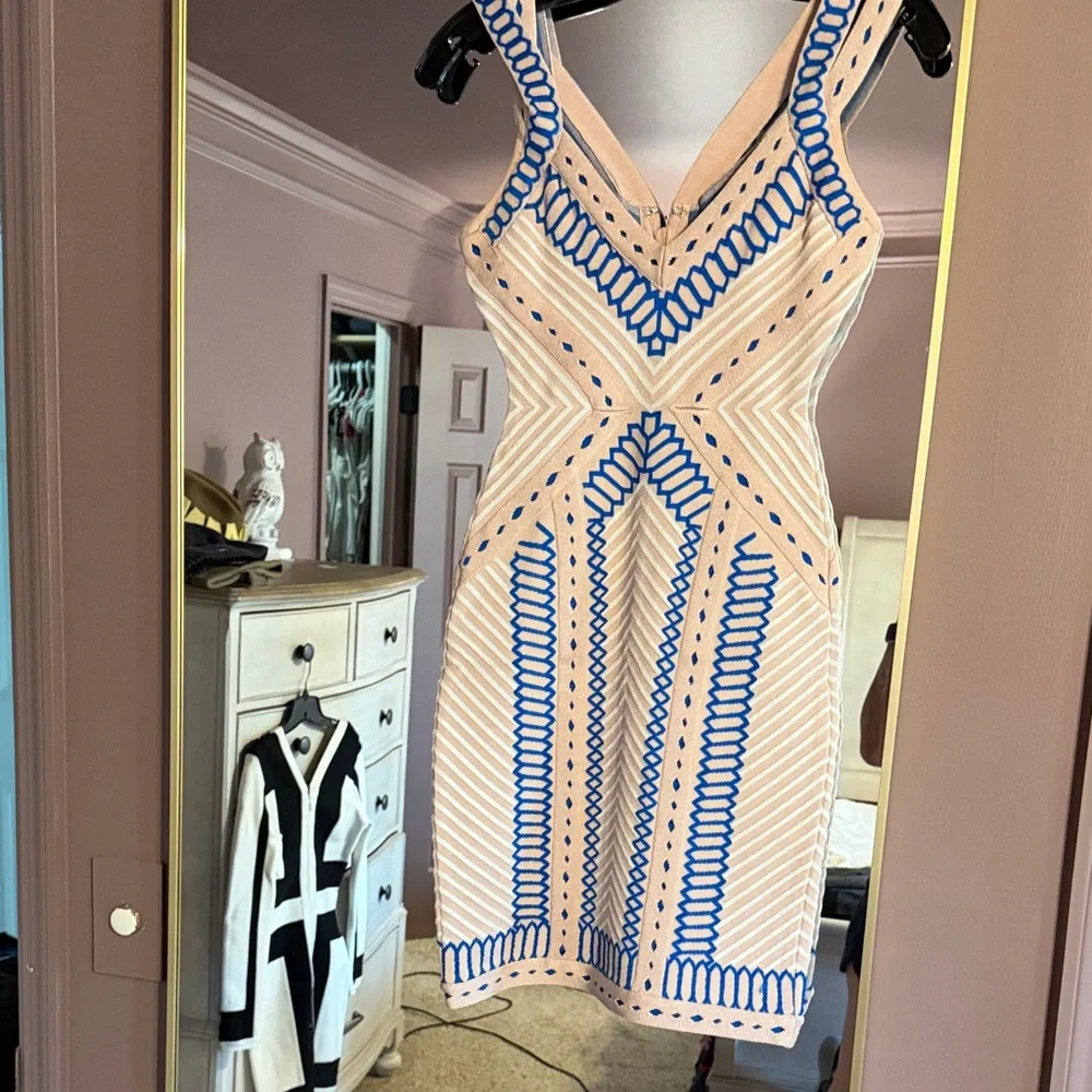 Herve Leger Cream Dress with Royal Blue Geometric Trim - Picture 1 of 3